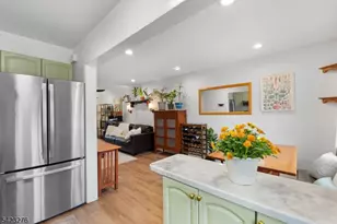 15A Parkway Village, Cranford Township, NJ 07016 - Photo 8