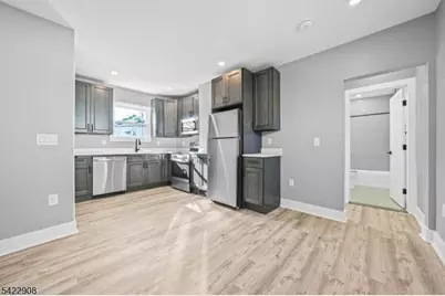 100 Kansas St #1, Hackensack, NJ 07601 - Photo 4