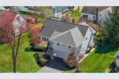 407 Cayuga Way, Westfield, NJ 07090 - Photo 2