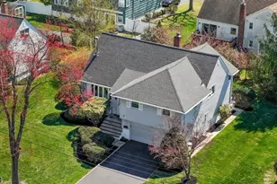 407 Cayuga Way, Westfield, NJ 07090 - Photo 2