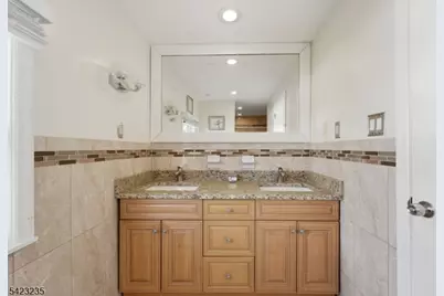 35 Bedford St, East Orange, NJ 07018 - Photo 16