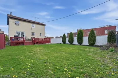 35 Bedford St, East Orange, NJ 07018 - Photo 10