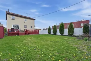 35 Bedford St, East Orange, NJ 07018 - Photo 10