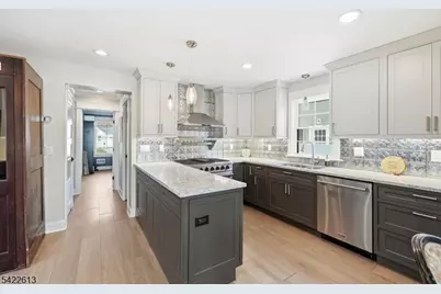 1074 Colfax Ave, Pompton Lakes, NJ 07442 - Photo 8