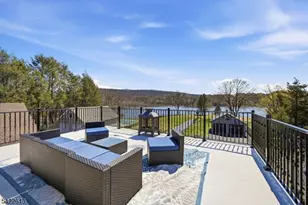 1074 Colfax Ave, Pompton Lakes, NJ 07442 - Photo 30
