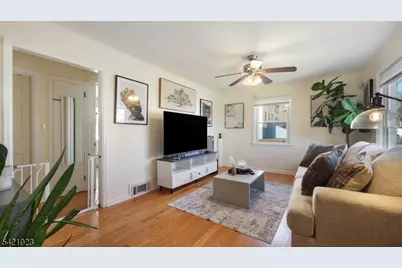 353 E Grant Ave, Roselle Park, NJ 07204 - Photo 4