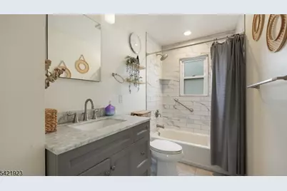 353 E Grant Ave, Roselle Park, NJ 07204 - Photo 16