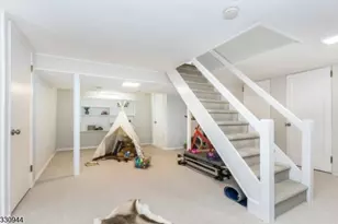 7 Evergreen Terrace, Millburn, NJ 07041 - Photo 22