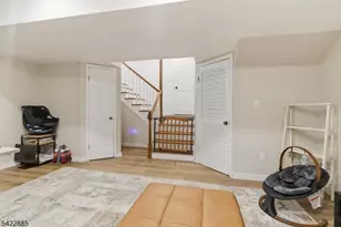 60 Tanager Ct, Wayne, NJ 07470 - Photo 34