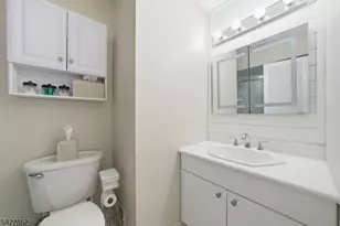 166 Sandcastle Key, Secaucus, NJ 07094 - Photo 18