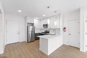 321 E 3rd St, Plainfield, NJ 07060 - Photo 8