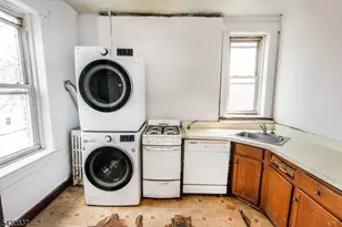 66 Gautier Ave, Jersey City, NJ 07306 - Photo 10