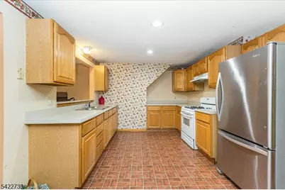 261 Terhune Ave, Passaic, NJ 07055 - Photo 18