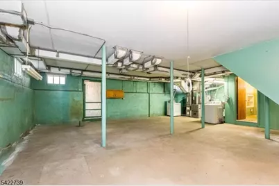 261 Terhune Ave, Passaic, NJ 07055 - Photo 28