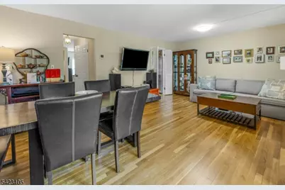 14 Pembroke Dr, Mendham, NJ 07945 - Photo 12