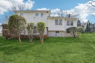 2 Eisenhower Rd, Closter, NJ 07624 - Photo 16