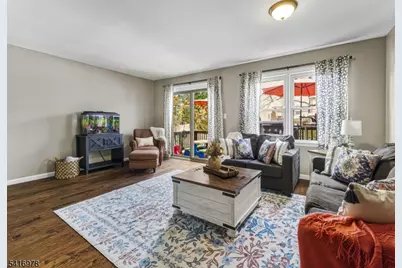 8 Chelsea Cir, Raritan Township, NJ 08822 - Photo 8