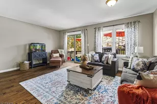 8 Chelsea Cir, Raritan Township, NJ 08822 - Photo 8