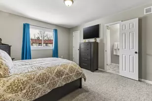 8 Chelsea Cir, Raritan Township, NJ 08822 - Photo 20