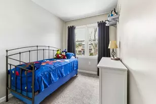 8 Chelsea Cir, Raritan Township, NJ 08822 - Photo 18