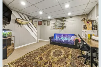 8 Chelsea Cir, Raritan Township, NJ 08822 - Photo 16