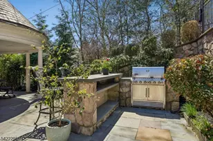 174 Highland Ave, Montclair, NJ 07042 - Photo 42