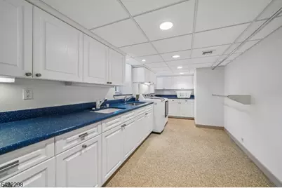 174 Highland Ave, Montclair, NJ 07042 - Photo 40