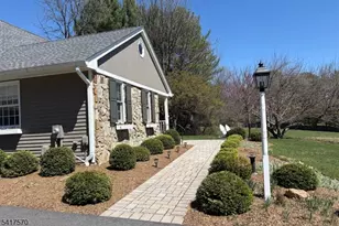 42 Sutton Rd, Tewksbury Township, NJ 08833 - Photo 2