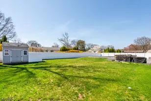 15 Green Meadows Rd, Fairfield, NJ 07004 - Photo 46