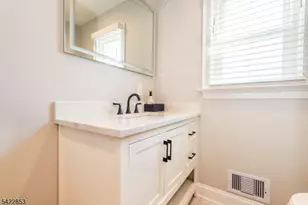 15 Green Meadows Rd, Fairfield, NJ 07004 - Photo 28