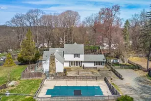 8 Stonehedge Ln, Byram Township, NJ 07821 - Photo 4