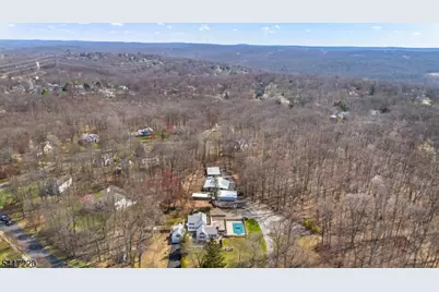 8 Stonehedge Ln, Byram Township, NJ 07821 - Photo 6