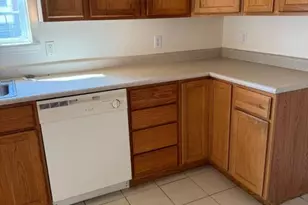 17 Parkway Dr W, East Orange, NJ 07017 - Photo 6