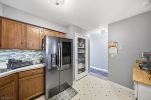 1142 Oakcroft Ln, Franklin Township, NJ 08873 - Photo 6