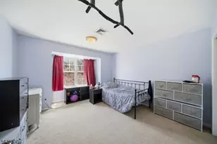 1142 Oakcroft Ln, Franklin Township, NJ 08873 - Photo 8