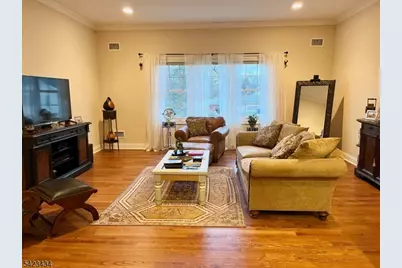 116 Washington Ave #3D, Hawthorne, NJ 07506 - Photo 4