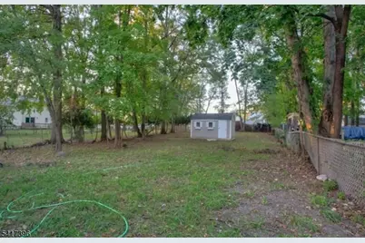 215 E 10th Ave, Roselle, NJ 07203 - Photo 6