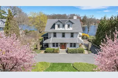 17 Briarcliff Rd, Mountain Lakes, NJ 07046 - Photo 1