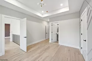 11 Elmwood Ct, Livingston, NJ 07039 - Photo 24