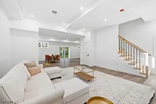 11 Elmwood Ct, Livingston, NJ 07039 - Photo 28