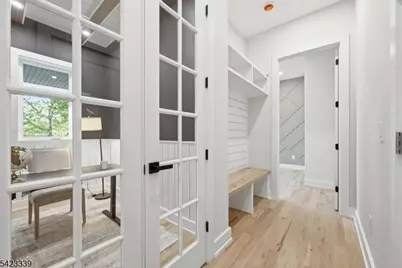 11 Elmwood Ct, Livingston, NJ 07039 - Photo 16