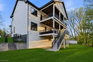11 Elmwood Ct, Livingston, NJ 07039 - Photo 38