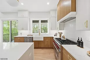 11 Elmwood Ct, Livingston, NJ 07039 - Photo 8