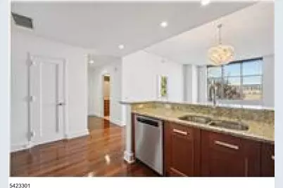 8100 River Rd #209, North Bergen Twp., NJ 07047 - Photo 4