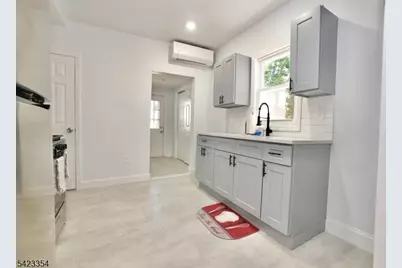 189 Summit Cross, Rutherford, NJ 07070 - Photo 6