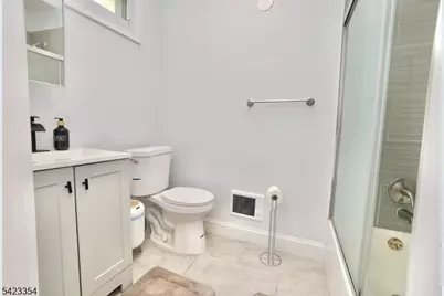 189 Summit Cross, Rutherford, NJ 07070 - Photo 8