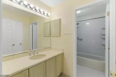 62 Magellan Way, Franklin Township, NJ 08823 - Photo 8