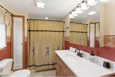 8 Woodlot Rd, Wayne, NJ 07470 - Photo 14