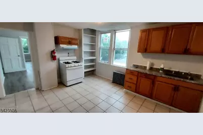 225 McBride Ave #3, Paterson, NJ 07501 - Photo 4