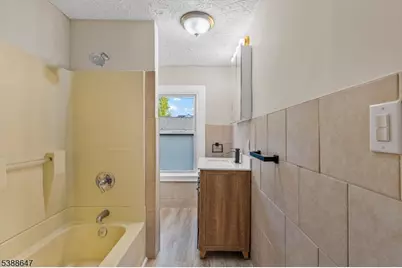 330 Chambers St, Phillipsburg, NJ 08865 - Photo 16